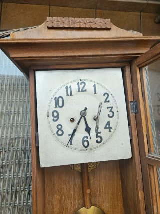 Reloj de pared antiguo madera