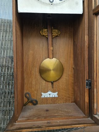 Reloj de pared antiguo madera