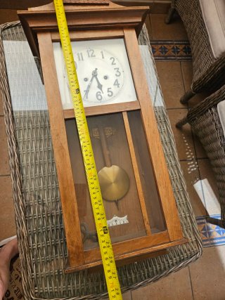 Reloj de pared antiguo madera