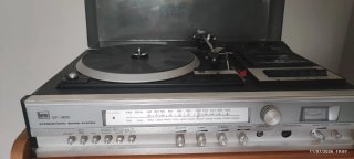Tocadiscos Bettor EF 365 con altavoces