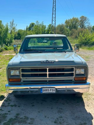 Doge Ram D150 V8 1986