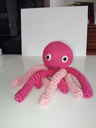 Pulpo crochet hecho a mano para bebés