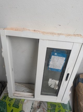 Ventana corredera blanca