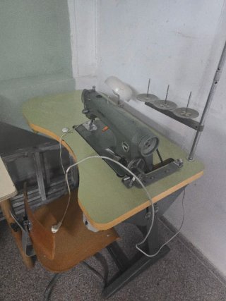 Máquina de coser industrial Refrey 906