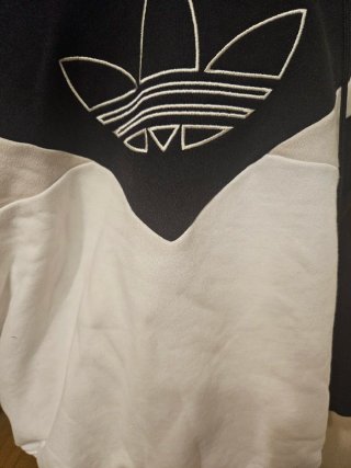 Sudadera Adidas Negra y Blanca