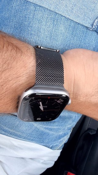 Apple Watch Series 11 Plata y Negro