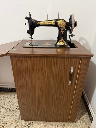 Máquina de coser Wertheim antigua
