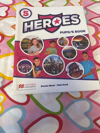 Libro texto  ingles heroes 5 primaria