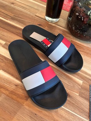 Chanclas Tommy Hilfiger Talla 44, si caja