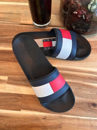 Chanclas Tommy Hilfiger Talla 44, si caja