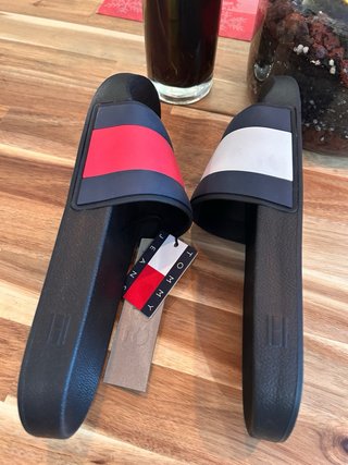 Chanclas Tommy Hilfiger Talla 44, si caja