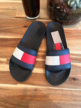 Chanclas Tommy Hilfiger Talla 44, si caja