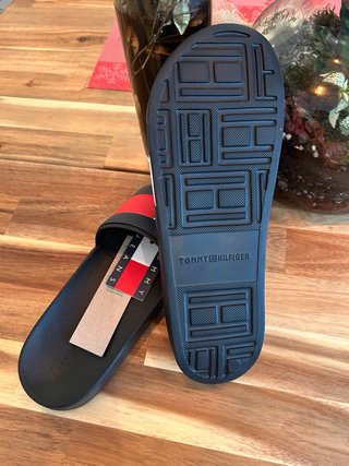 Chanclas Tommy Hilfiger Talla 44, si caja