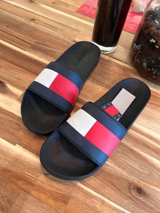 Chanclas Tommy Hilfiger Talla 44, si caja