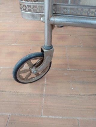 Camarera auxiliar cristal y metal años 60