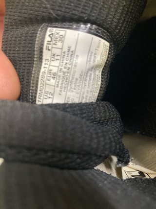 Zapatillas Fila Talla 46 Negras y Blancas
