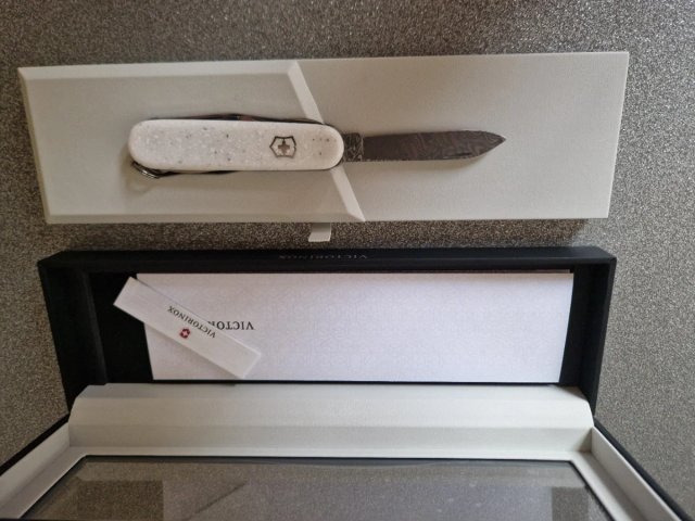 Victorinox Damast Edición Limitada 2025