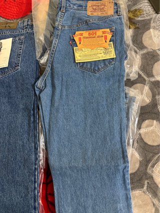 8 jeans.. 4Levi's 4 calvin klein Talla L