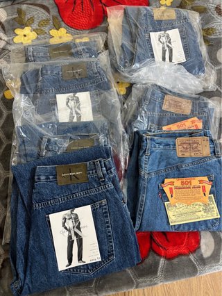 8 jeans.. 4Levi's 4 calvin klein Talla L