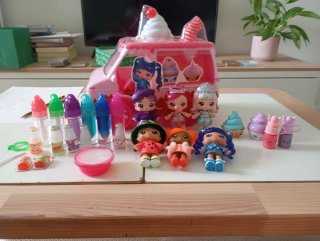 Muñecas Yummilands con su propia caravana...