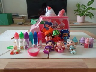 Muñecas Yummilands con su propia caravana...