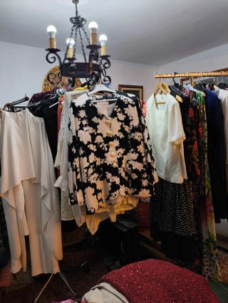 Complementos para tienda: sombreros y bolsos