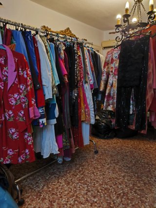Complementos para tienda: sombreros y bolsos