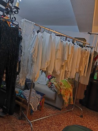 Complementos para tienda: sombreros y bolsos