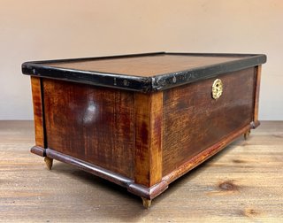 Antigua caja alemana Biedermeier c. 1885-1895