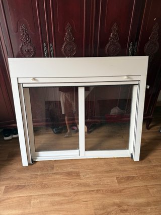 Ventana corredera blanca
