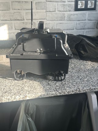 Barco de pesca teledirigido carpfishing