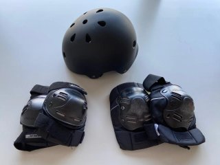 Set Patinaje Patines Casco y Protecciones
