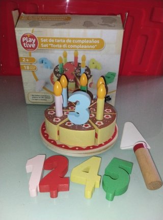 Tarta de cumpleaños de madera Playtive