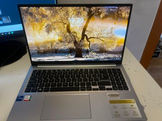 ASUS Vivobook 15 OLED