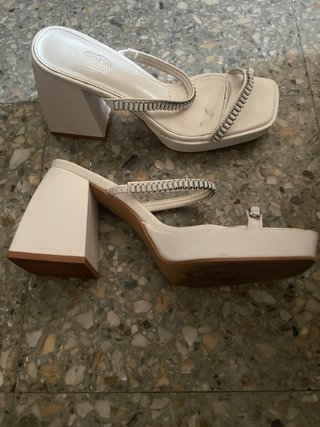 Sandalias blancas plataforma tacón