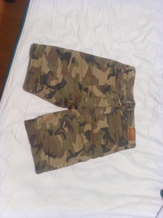 Pantalón corto camuflaje hombre