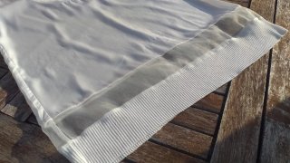 Blusa vaporosa blanca con transparencias