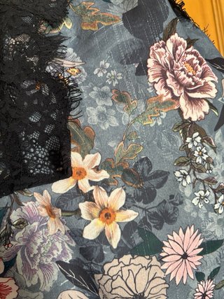 Vestido lencero floral S Stradivarius