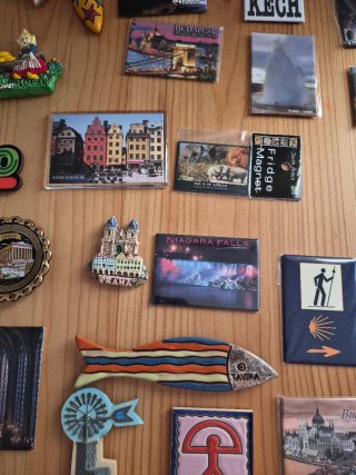 Imanes souvenirs del mundo  (cada uno 4 euros)