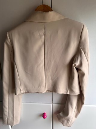 Chaqueta corta beige