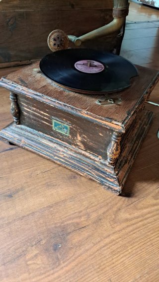 Gramola antigua para restaurar HI'S MASTERS VOICE