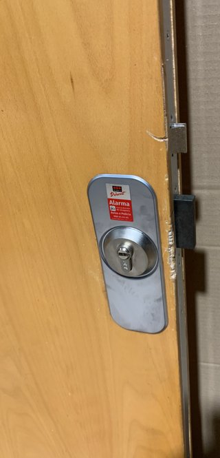 Ref.: ZE, puerta blindada, calidad, izquierda