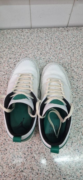 Zapatillas Jordan Retro Blancas y Verdes