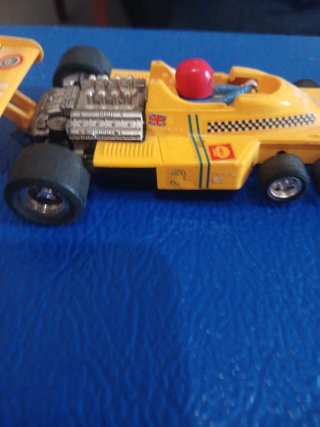 Coche Scalextric Tyrrell Elf 6 Ruedas