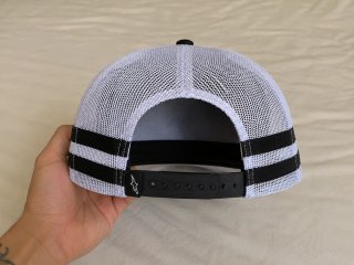 Gorra Alpinestars Backline Trucker negra y blanca