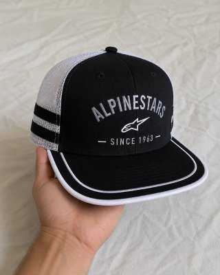 Gorra Alpinestars Backline Trucker negra y blanca