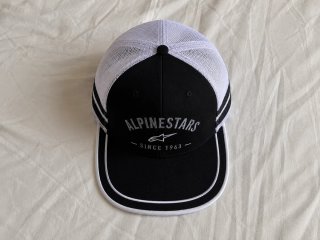 Gorra Alpinestars Backline Trucker negra y blanca