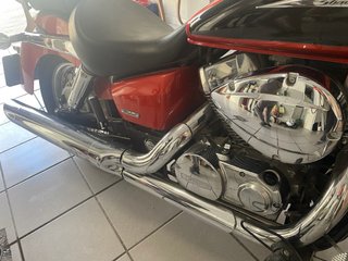 Honda Shadow 750cc Roja y Plateada