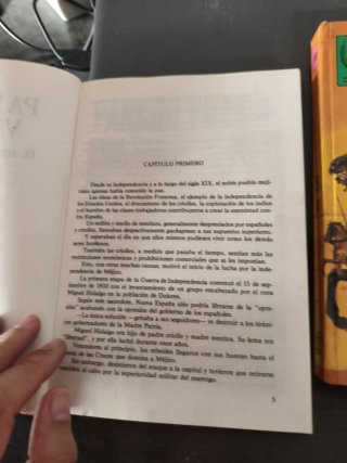 2 libros Hombres Famosos Toray