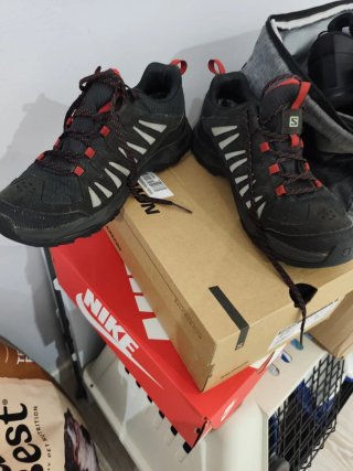 Salomon EOS GTX Trekking Talla 42 Negras y roja